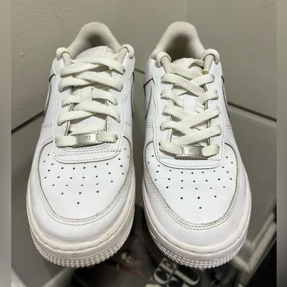 Nike Air Force 1 White Sneakers Size 6.5Y - Picture 4 of 8